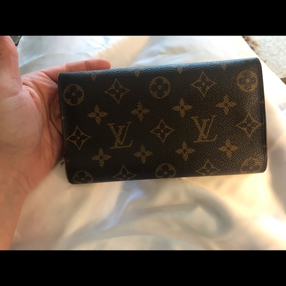 Louis Vuitton Monogram Portefeuille Wallet - Picture 8 of 9